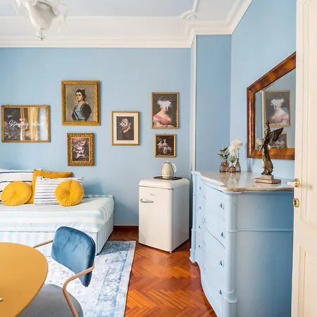 Daire Casa Tudor, Charmy Eccentric Flat In Piccola Londra 10 Min From Center