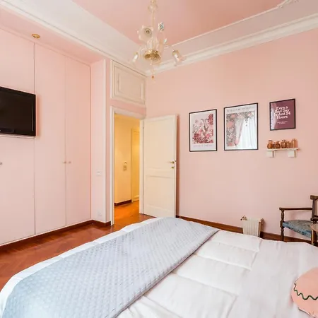 Casa Tudor, Charmy Eccentric Flat In Piccola Londra 10 Min From Center Apartment